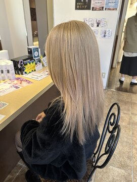 リンダ(Linda) ホワイトベージュ