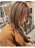 ベージュカラーニュアンスカラー外はねボブインナーカラー前髪