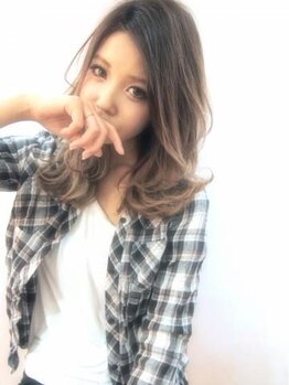 アリー(Allee)の写真/【平日23時まで営業(最終受付:カット22時/カラーorパーマ21時)】お仕事帰りや頑張った自分へのご褒美に♪