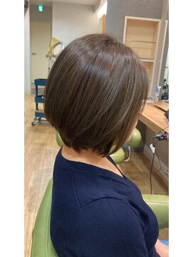 ブロッサム 東中野店 大人可愛い小顔ジャギーボブ似合わせオリーブベージュボブ