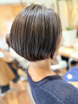 グッドネイバーズ 新松戸(GOOD NEIGHBORS shin-matsudo) ハイライトでショートボブ
