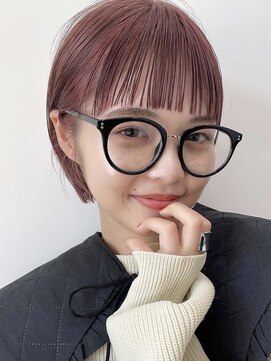 アム(am) グレージュ切りっぱなしボブ前髪ありミニボブミルクティベージュ