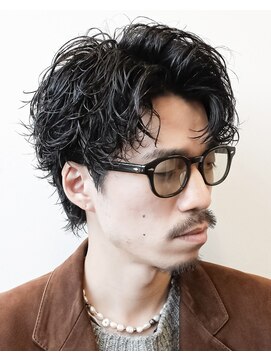 オーシャントーキョー ホワイト 原宿(OCEAN TOKYO WHITE) かき上げセンターパートウルフ波巻きツイストスパイラルパーマ