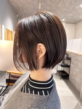 ジーク(SieG) 耳掛けショートボブ
