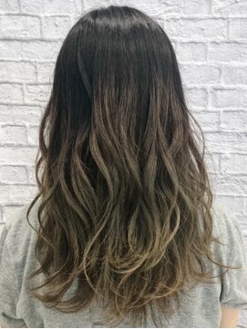 ミーティア バイ クアトロ(Meteor By QUATRO) グラデーションカラー