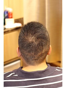 ヘアーモードキクチ 日本橋三越前店 ６ミリ ソフトモヒカン