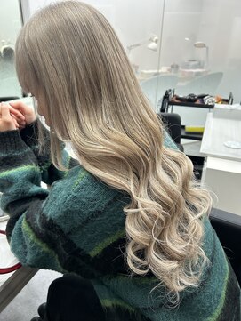 ベルグローアルファ(BELLE GROW ALPHA) wカラーエクステブロンドスタイル☆