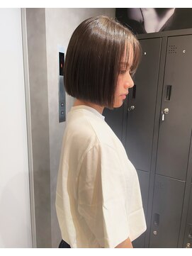 バックス(BUCKS) 内巻きにならないボブヘア