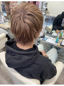 ピヨン 心斎橋(piLLon) ベージュ　ウルフカット