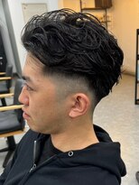 フゥ 宇都宮(FeU)&nbsp;波巻きパーマメンズパーマメンズヘアツーブロックツイストパーマ
