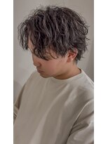 ジゼル(gisele)&nbsp;仙台ツイストスパイラルパーマシャドウパーマセンターパート