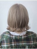 大人ショートボブヘアくびれショート白髪染めグレイカラー40代