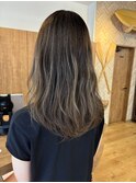 ベージュカラー×レイヤー