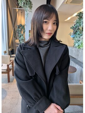 ワイビー グリーン リル(y.be green rel) 顔周りレイヤーストレートスタイル