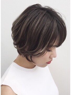 トルネード(TORNADO) 外国人風ショート ハイライトグラデーション グレージュ