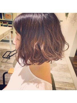 ルチオ(Lucio) バレイヤージュボブスタイル