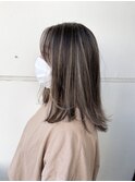 ケアブリーチで染めたナチュラルハイライトスタイル