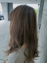リバイブ ヘアー リュッカプラス(Revive Hair Lycka+)&nbsp;細かいハイライトカラー
