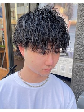 フリーク バーバーショップ 都島店(FREAK BARBER SHOP) 黒髪縦落ちツイストスパイラルパーマエモマッシュウルフ