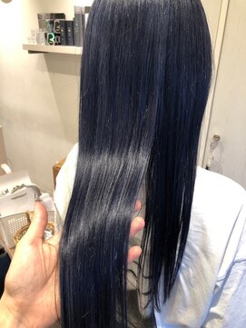 リム(RiM) 艶ロング/レイヤーカット/デザインカラー/ブルーブラック