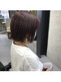 ピンクブラウン外はねボブ