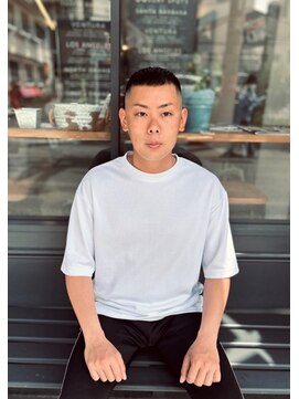 クフィア メンズヘアカンポ なんば日本橋店(CUFFIA MEN'S HAIR CAMPO) センターパートメンズニュアンスパーマ短髪メンズスペインカール