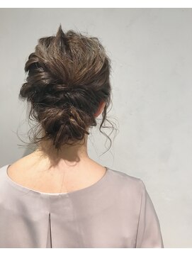 ヴァンクシー バイ ルナ(VANKCY by Luna) 結婚式 二次会 セット かわいい 可愛い 大人 抜け感 グレージュ