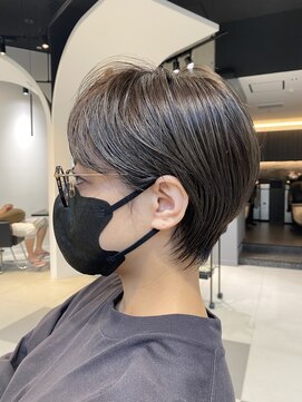 イワイナゴヤ(i i -IWAI NAGOYA-) クールに寄せるハンサムショート