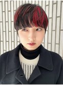 重めマッシュにレッドなハイライトカラー