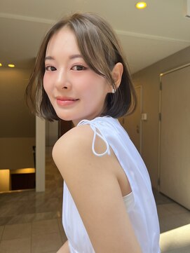 フォト 新宿三丁目(foto) ワンカールボブメルティーベージュレイヤーボブスタイル