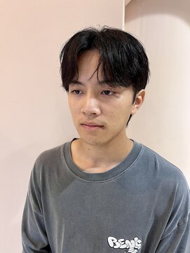 レジナヴィータ 栄(Reginavita) 毛流れセンターパート