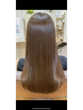 ルッソリベラ 池袋(Lusso libera) うるツヤストレートロング×キャラメルブラウン