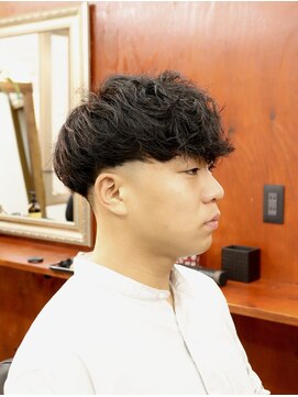 ロマンズヘッド(浪漫頭髪 ROMAN’S HEAD) スペインカール