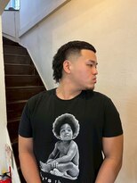 ビーバイエイトジェンツ(Bee by EIGHT GENTS)&nbsp;MEN’S HAIR/サーフカール/刈り上げセンターパート/心斎橋