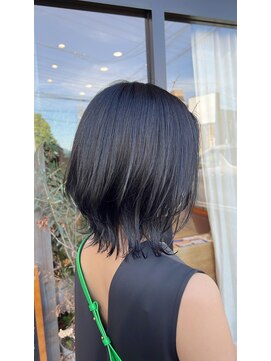 クルニエ(crenier) ●crenierで作るブルーブラックのボブディ●