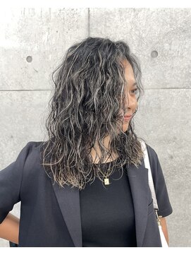 モニカ(MONIQA) 【地毛ハイライト】