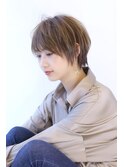 ローライトアッシュブラウン大人かわいい小顔ワンサイドショート