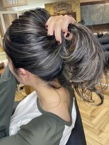 ビューティーワークスループライン(beautyworks LoopLine)&nbsp;グレージュ系カラーのレイヤースタイル