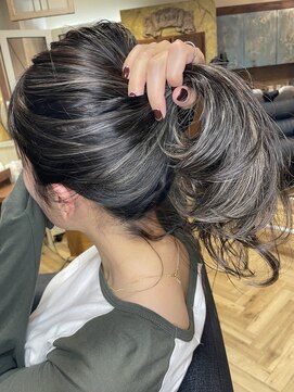 ビューティーワークスループライン(beautyworks LoopLine) グレージュ系カラーのレイヤースタイル