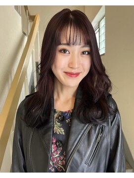 シキ(SIKI) 暗髪韓国ヘア