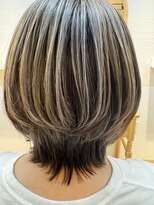 アリビオ(alivio)&nbsp;【バレイヤージュカラー】前下がりウルフレイヤー