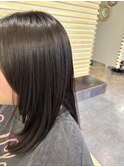 顔周りレイヤーのロングヘア