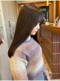 垢抜けた印象を与える、ココアブラウンカラー