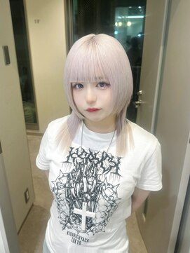 モニカ 原宿店(MONIQA) White