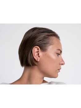 白髪を隠すより活かすご提案！白髪が気になり始めた方や、初めてのグレイカラーの方にもおすすめ◎