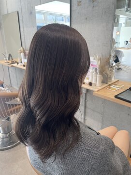 エッジ(EDGE) 艶ダークブラウン×柔らかウェーブミディ【EDGE大分】