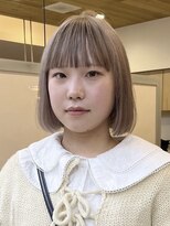 アム(am)&nbsp;大人シアーベージュミニウルフボブミディアムレイヤー