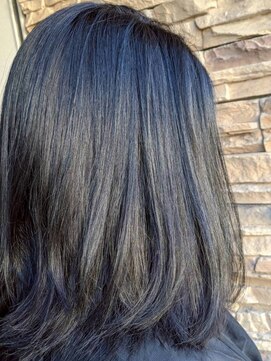 ジュリアンマーラ(Julien Mara) 透明感ダークカラー/ミディアムレイヤー/ニュアンスカラー/艶髪