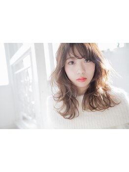 心地よいマッサージで日々の疲れをほぐします♪話題の【炭酸ヘッドスパ】で髪も地肌もリフレッシュ☆