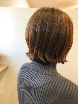 リリィ 津南店(Lilie) 外ハネショートボブ
